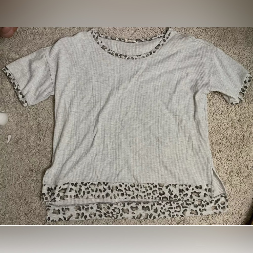 HOPELY gray grey waffle thermal leopard print short sleeve knit top Medium M 8